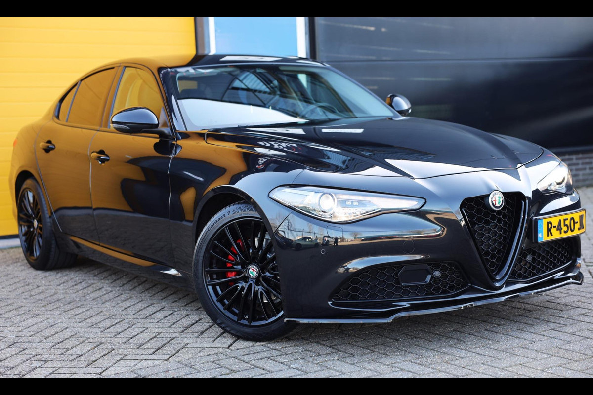 Alfa Romeo Giulia 2.0T Sport / AUT / Navi / Ecc / Elek Pakket / Acc / Dode Hoek / Lane Assist / Half Leder / 19 Inch