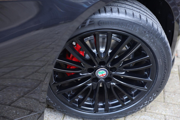 Alfa Romeo Giulia 2.0T Sport / AUT / Navi / Ecc / Elek Pakket / Acc / Dode Hoek / Lane Assist / Half Leder / 19 Inch