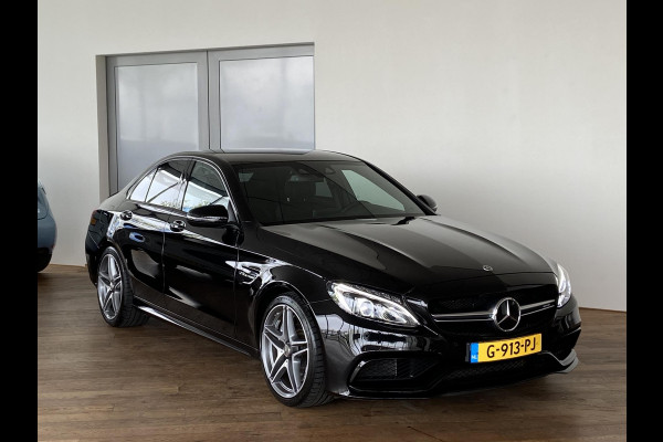 Mercedes-Benz C-Klasse 63 AMG *ACTIVE CRUISE*CAMERA*NAVI*LED*DODEHOEK* Mercedes-Benz C-klasse 63 AMG *DISTR+*CAMERA*476PK*NAVI*