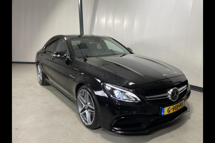 Mercedes-Benz C-Klasse 63 AMG *ACTIVE CRUISE*CAMERA*NAVI*LED*DODEHOEK* Mercedes-Benz C-klasse 63 AMG *DISTR+*CAMERA*476PK*NAVI*