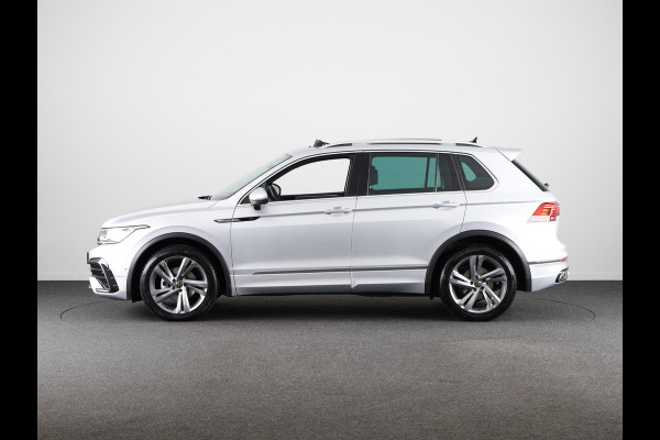 Volkswagen Tiguan 1.5 TSI R-Line Business 150 pk Automaat (DSG) | Verlengde garantie | Navigatie | Panoramadak | Elektr. trekhaak | Parkeersensoren (Park assist) | Achteruitrijcamera | Stoelverwarming | R-Line |