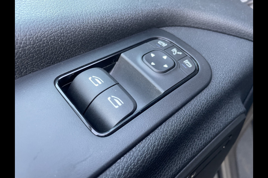 Mercedes-Benz Sprinter 319 1.9 CDI L2 / H2 AUT Navi / Camera 360 /  3500 kg Trekgewicht