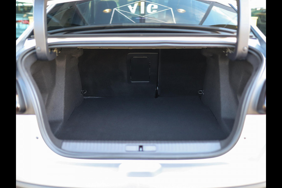 Citroën Ë-C4 X Shine 50 kWh | Keyless | Camera | Stoelverw. | HUD | Leder