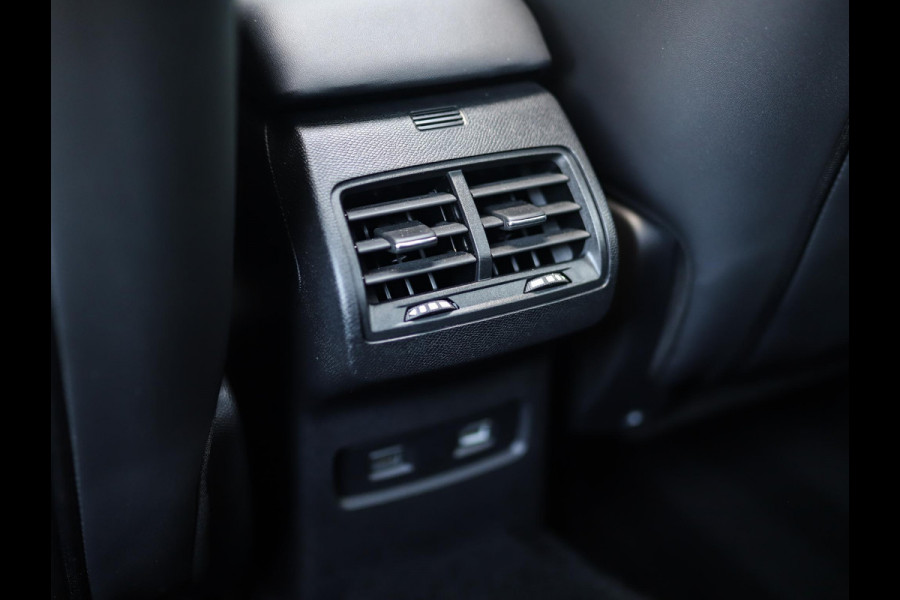 Citroën Ë-C4 X Shine 50 kWh | Keyless | Camera | Stoelverw. | HUD | Leder