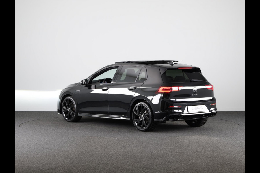 Volkswagen Golf 1.5 eTSI R-Line 150PK Automaat (DSG) | Panorama dak | Black Style | IQ Matrix koplampen | Comfort pakket |