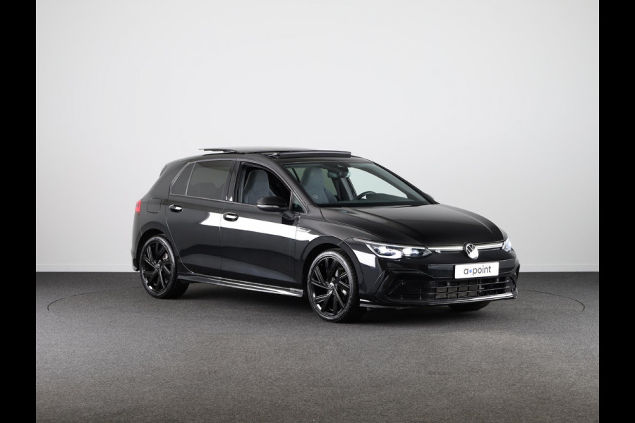 Volkswagen Golf 1.5 eTSI R-Line 150PK Automaat (DSG) | Panorama dak | Black Style | IQ Matrix koplampen | Comfort pakket |