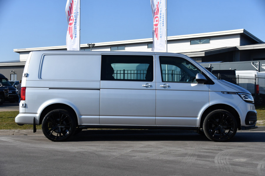 Volkswagen Transporter 2.0 TDI L2H1 30 DC Bulli Virtual, Adaptieve Cruise, Camera, Carplay, Automaat, Multimedia, 150PK, Trekhaak, Uniek!