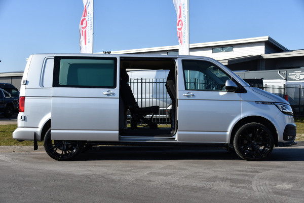 Volkswagen Transporter 2.0 TDI L2H1 30 DC Bulli Virtual, Adaptieve Cruise, Camera, Carplay, Automaat, Multimedia, 150PK, Trekhaak, Uniek!