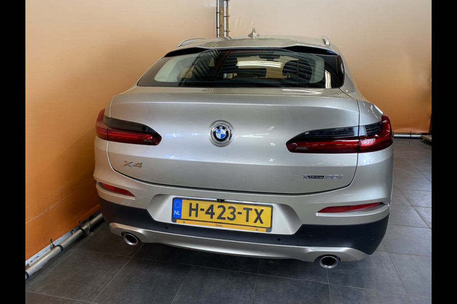 BMW X4 xDrive20i High Executive Edition | Head Up | Stoel - en stuurverw | Schuifkanteldak | 1e eigenaar