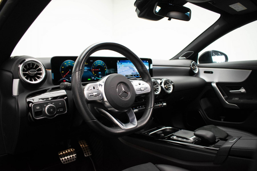 Mercedes-Benz CLA-Klasse 250 e AMG PANO|Dealer Onderhouden|12 Maanden Garantie|