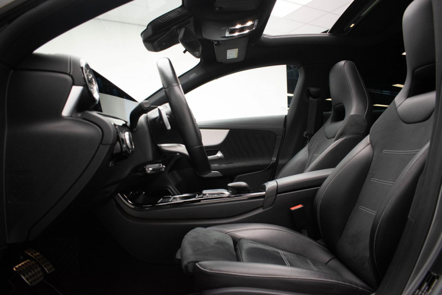 Mercedes-Benz CLA-Klasse 250 e AMG PANO|Dealer Onderhouden|12 Maanden Garantie|