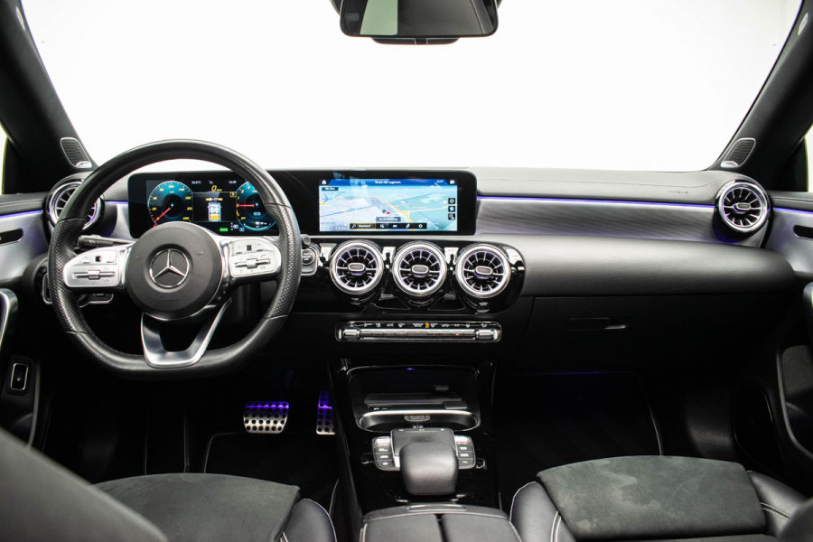 Mercedes-Benz CLA-Klasse 250 e AMG PANO|Dealer Onderhouden|12 Maanden Garantie|
