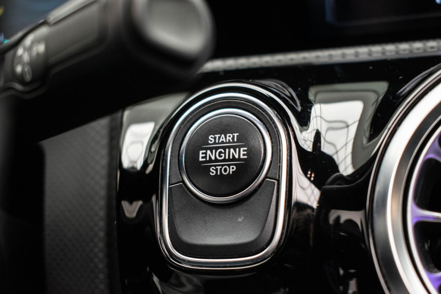Mercedes-Benz CLA-Klasse 250 e AMG PANO|Dealer Onderhouden|12 Maanden Garantie|
