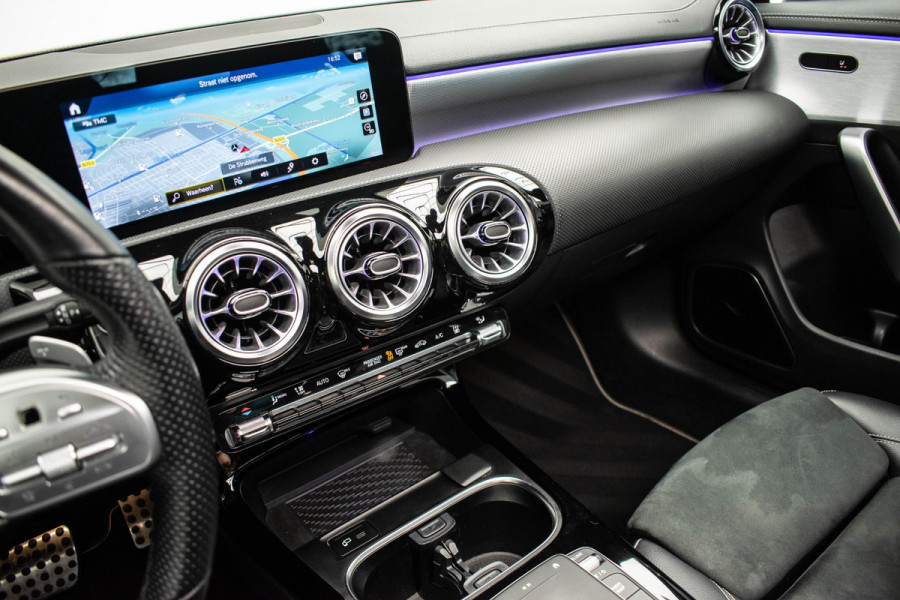 Mercedes-Benz CLA-Klasse 250 e AMG PANO|Dealer Onderhouden|12 Maanden Garantie|