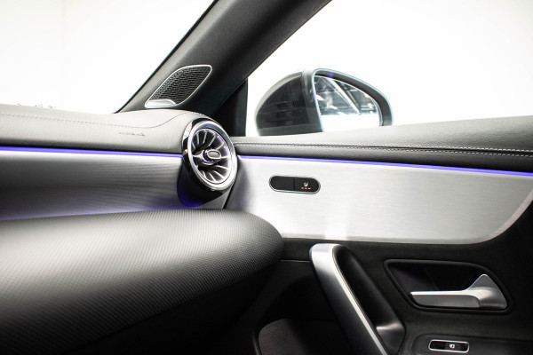 Mercedes-Benz CLA-Klasse 250 e AMG PANO|Dealer Onderhouden|12 Maanden Garantie|