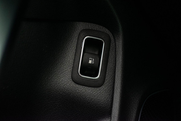 Mercedes-Benz CLA-Klasse 250 e AMG PANO|Dealer Onderhouden|12 Maanden Garantie|