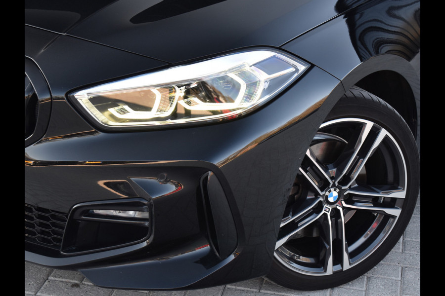 BMW 1-serie 118i | M-SPORT | CAMERA | LED | SPORTSTOEL |