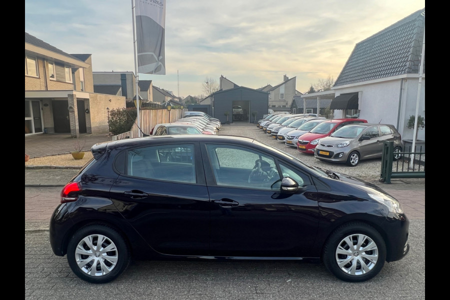Peugeot 208 1.2 Automaat 103.000 km NL-AUTO-NAP.