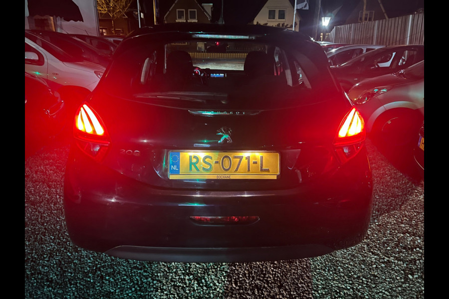 Peugeot 208 1.2 Automaat 103.000 km NL-AUTO-NAP.