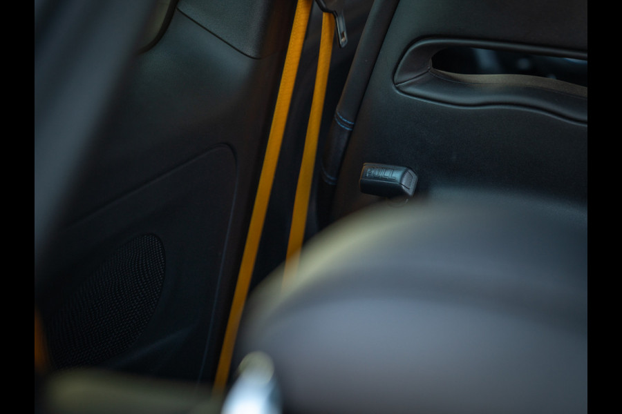 Abarth 695 Tributo 131 Rally | Pano-dak | Handbak | Sabelt stoelen | One of 695
