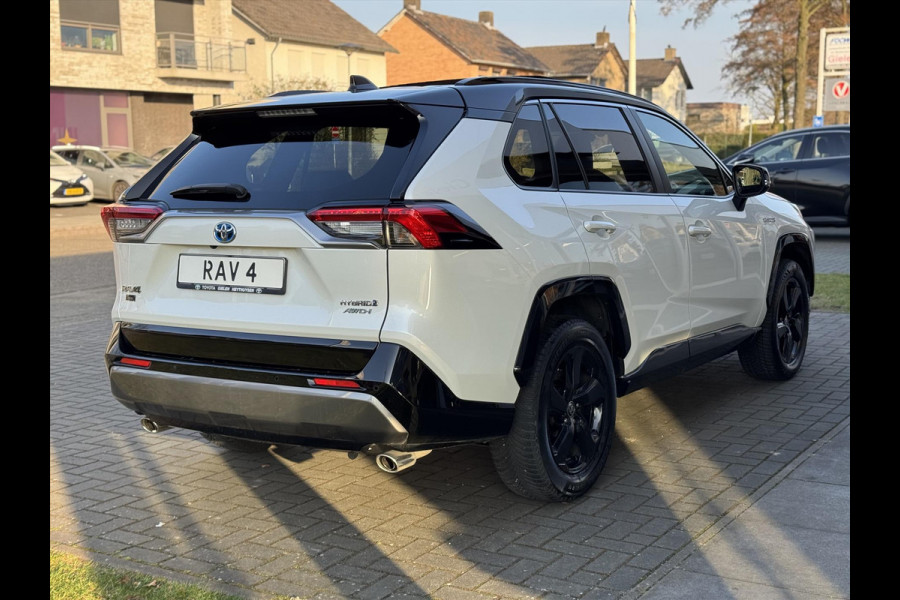 Toyota RAV4 2.5 Hybrid AWD Bi-Tone Plus | Panoramadak, JBL, Dodehoekherkenning, 360 camera, Stoel + Stuurverwarming, 4X4, 1.650KG Trekgewich