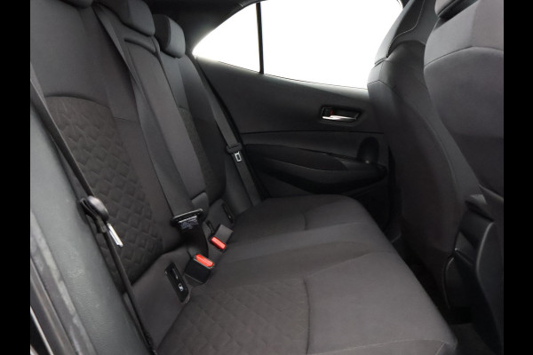 Toyota Corolla 1.8 Hybrid Black Edition | Apple Carplay & AndroidAUTO | Stoelverwarming | Privacy Glass |