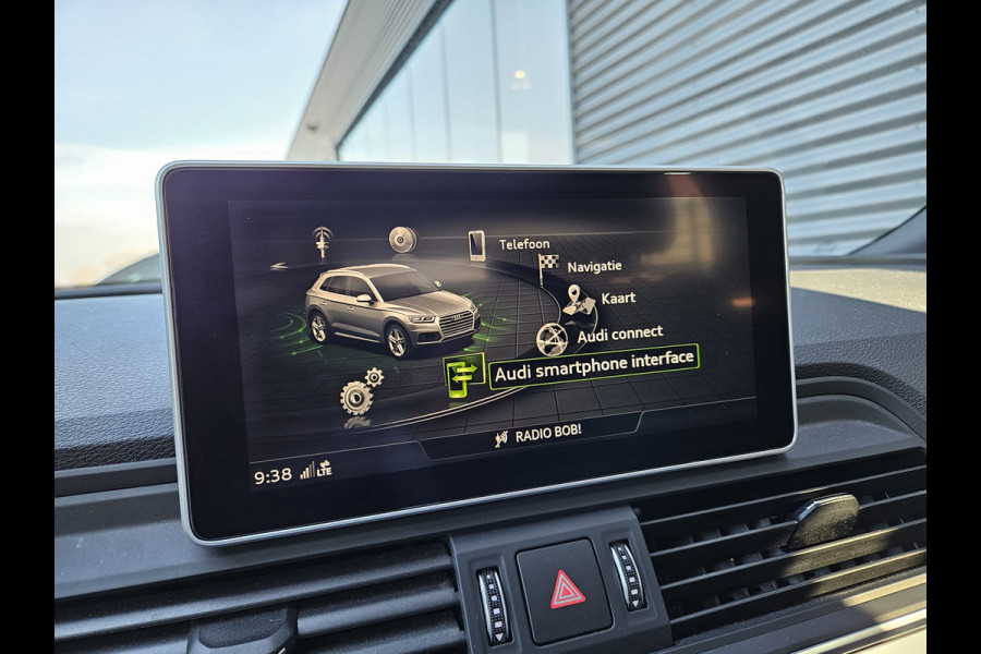 Audi Q5 50 TFSI e Quattro S Line Plug In Hybrid Dealer O.H PHEV | Trekhaak af Fabriek | Virtual | Navi Plus | 19"L.M | Apple Carplay | Keyless | Sportstoelen Verwarmd |