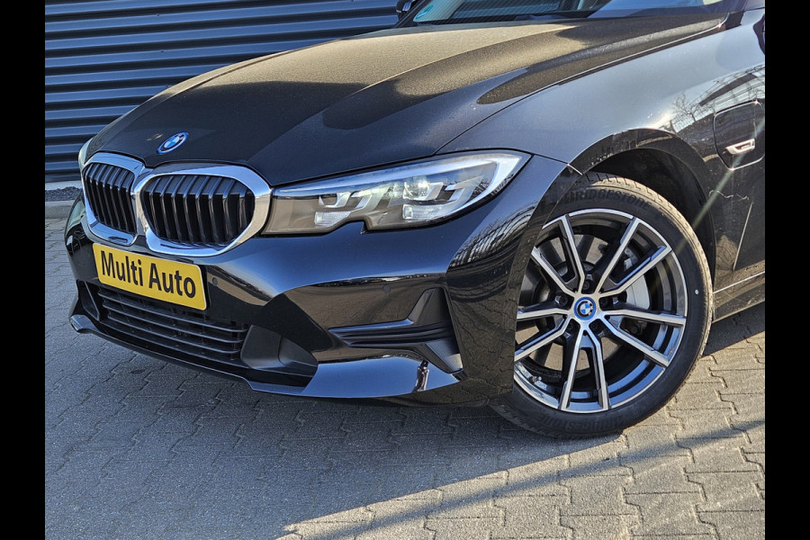 BMW 3 Serie Touring 330e Sportline Plug In Hybrid Dealer O.H PHEV | Head Up |  Lederen Sportstoelen Verwarmd | Apple Carplay | Keyless | Virtual | BLIS | Navi Full Map |