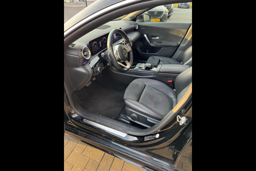 Mercedes-Benz CLA-Klasse Shooting Brake 180 AMG/Led/Pano/Sfeer/Cam/