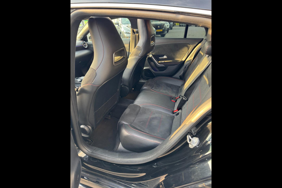 Mercedes-Benz CLA-Klasse Shooting Brake 180 AMG/Led/Pano/Sfeer/Cam/