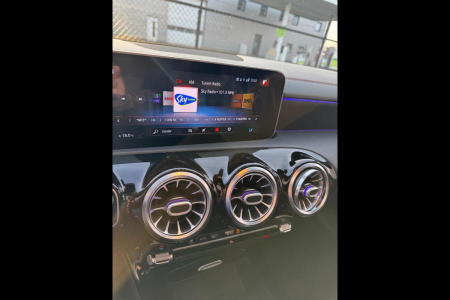 Mercedes-Benz CLA-Klasse Shooting Brake 180 AMG/Led/Pano/Sfeer/Cam/