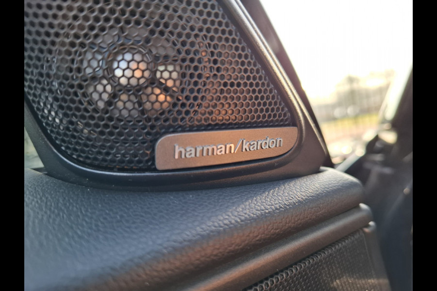 MINI Countryman 1.5 Cooper Chili Automaat | Panodak | Lederen Sportstoelen | Apple Carplay | Navigatie | Harman Kardon | Stoelverwarming | Cruise Control | Climate Control | L.M. 19" |