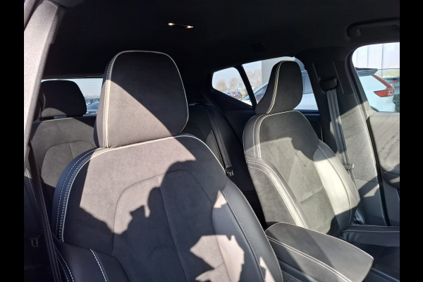 Volvo XC40 T5 Recharge R-Design Thundergrey Plug in Hybrid 261pk PHEV | Alcantara Sportstoelen Memory | Pilot Assist | Harman Kardon | Adaptive Cruise | Apple Carplay | DAB | Camera | L.M. 19" |