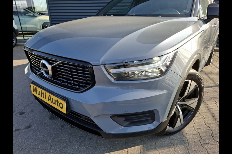 Volvo XC40 T5 Recharge R-Design Thundergrey Plug in Hybrid 261pk PHEV | Alcantara Sportstoelen Memory | Pilot Assist | Harman Kardon | Adaptive Cruise | Apple Carplay | DAB | Camera | L.M. 19" |