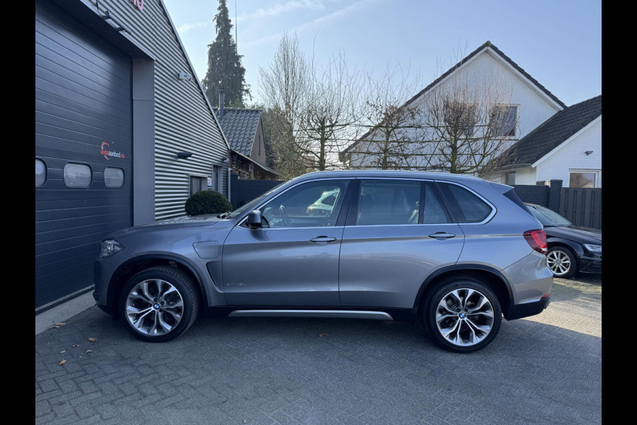 BMW X5 xDrive40e iPerformance High Executive | Panoramadak | Head-Up Display | Camera | Lane Assist | Lederen Bekleding |