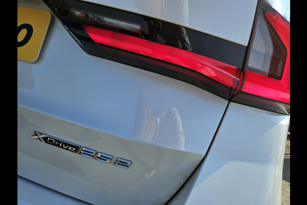 BMW X1 xDrive25e M Sport Plug In Hybrid 245 pk Nieuw Model PHEV | Adaptive Cruise | Alcantara Sportstoelen Massage & Memory | Harman Kardon | Curved Widescreen Navi | Apple Carplay | Parkassist | Sfeerverlichting | Camera |