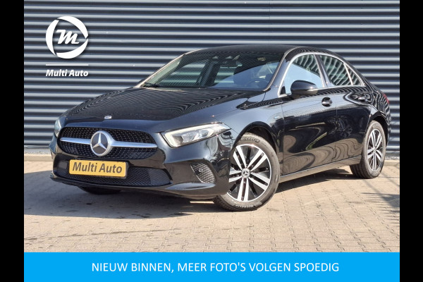 Mercedes-Benz A-Klasse 250 e Plug in Hybrid PHEV | Widescreen Navi | Sfeerverlichting | Apple Carplay | Sportstoelen Verwarmd | Navigatie | DAB | Cruise Control |