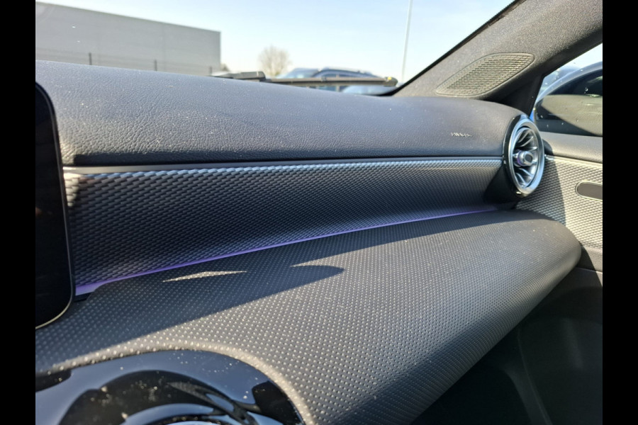 Mercedes-Benz A-Klasse 250 e Plug in Hybrid PHEV | Widescreen Navi | Sfeerverlichting | Apple Carplay | Sportstoelen Verwarmd | Navigatie | DAB | Cruise Control |