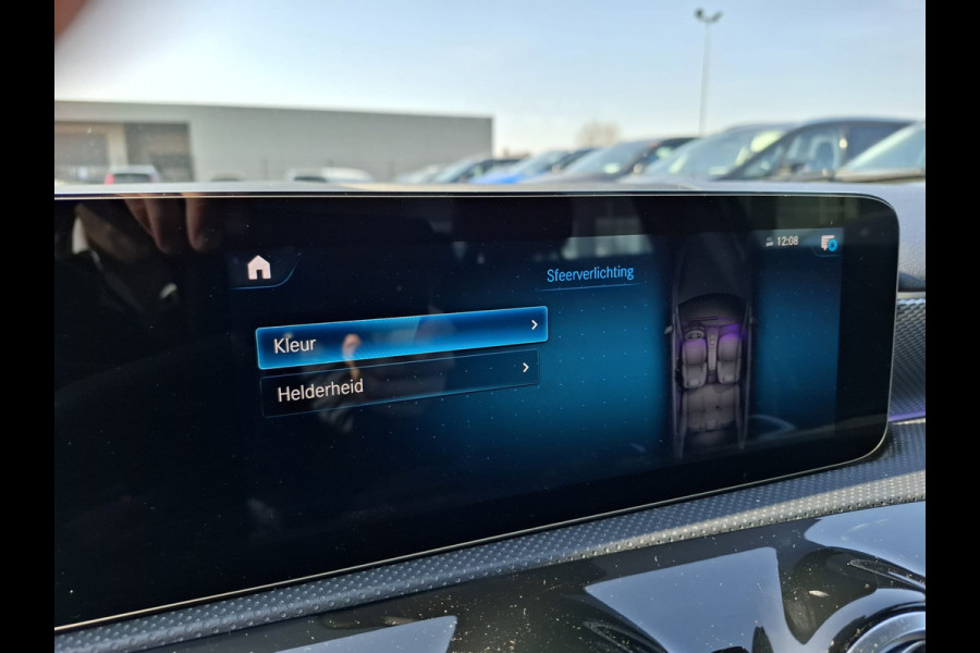 Mercedes-Benz A-Klasse 250 e Plug in Hybrid PHEV | Widescreen Navi | Sfeerverlichting | Apple Carplay | Sportstoelen Verwarmd | Navigatie | DAB | Cruise Control |