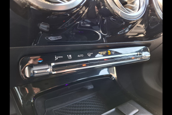 Mercedes-Benz A-Klasse 250 e Plug in Hybrid PHEV | Widescreen Navi | Sfeerverlichting | Apple Carplay | Sportstoelen Verwarmd | Navigatie | DAB | Cruise Control |