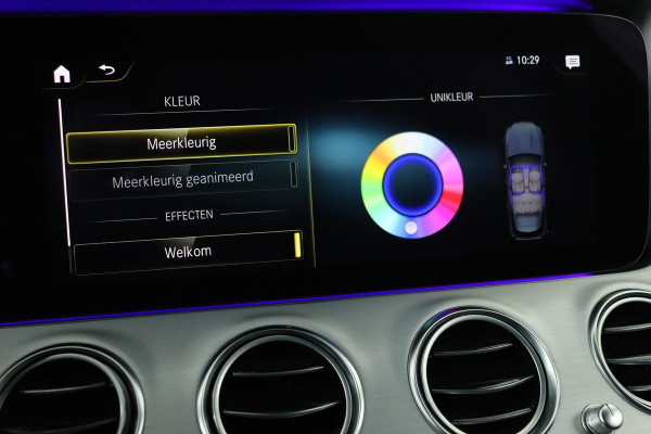 Mercedes-Benz E-Klasse 300e Avantgarde | Stoelverwarming | Carplay | Sfeerverlichting | Camera | Night Pack | Full LED | Half leder | Widescreen | Park Assist