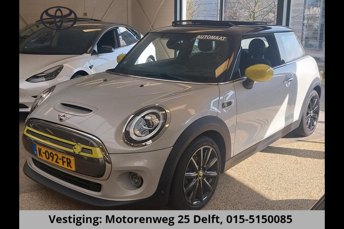 MINI Mini Electric Yours 33 kWh . SCHUIF-/KANTELDAK . LEDER . LICHTMETALEN VELGEN . PRIVACY GLASS