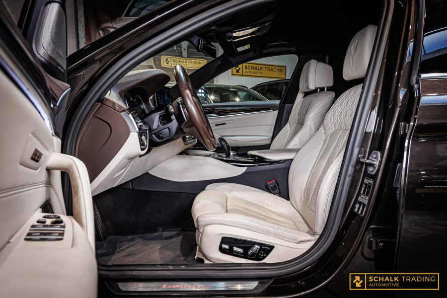 BMW 5 Serie 530i H&K|NAP|360Cam|Comfort stoel|HUD|Trekhaak