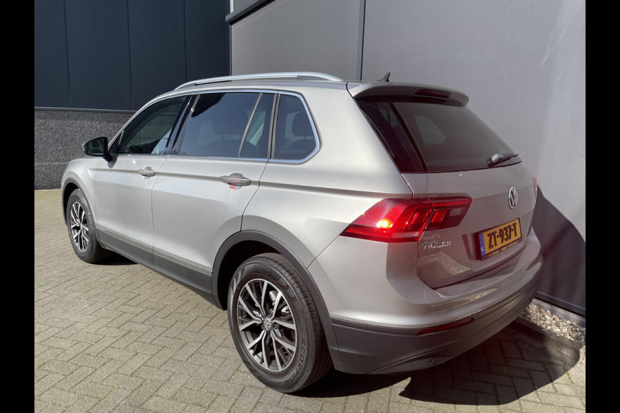 Volkswagen Tiguan 1.4 TSI ACT Comfortline Business Full options met o.a Navigatiepakket - Climate control - Cruise control - Park sensoren V+A - Navi full map - Trekhaak Auto - V-stoelen VW