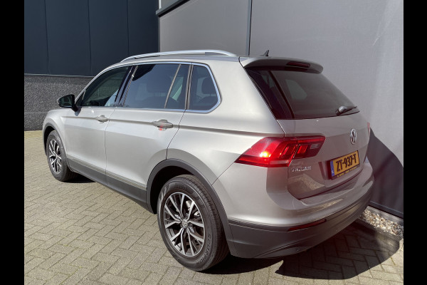 Volkswagen Tiguan 1.4 TSI ACT Comfortline Business Full options met o.a Navigatiepakket - Climate control - Cruise control - Park sensoren V+A - Navi full map - Trekhaak Auto - V-stoelen VW