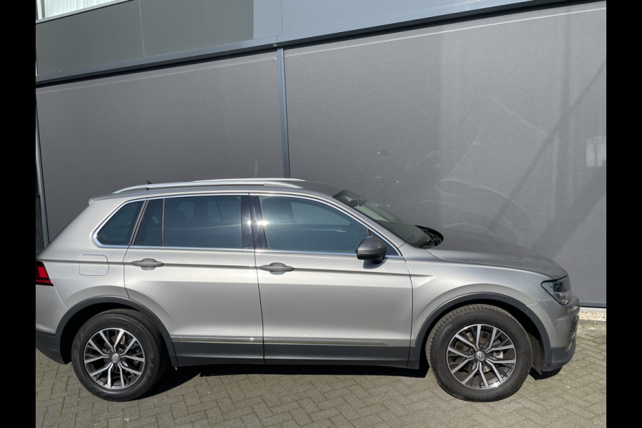 Volkswagen Tiguan 1.4 TSI ACT Comfortline Business Full options met o.a Navigatiepakket - Climate control - Cruise control - Park sensoren V+A - Navi full map - Trekhaak Auto - V-stoelen VW