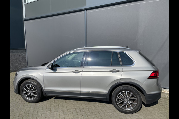 Volkswagen Tiguan 1.4 TSI ACT Comfortline Business Full options met o.a Navigatiepakket - Climate control - Cruise control - Park sensoren V+A - Navi full map - Trekhaak Auto - V-stoelen VW