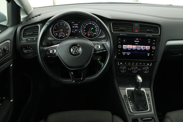 Volkswagen Golf 1.0 TSI Comfortline | Trekhaak | Stoelverwarming | Massage | Climate control | PDC | Cruise control