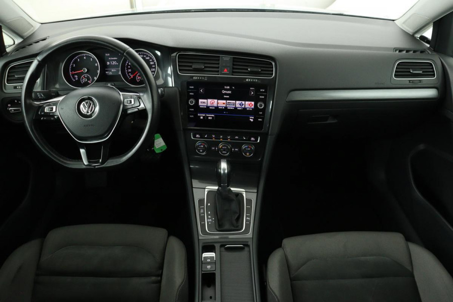 Volkswagen Golf 1.0 TSI Comfortline | Trekhaak | Stoelverwarming | Massage | Climate control | PDC | Cruise control