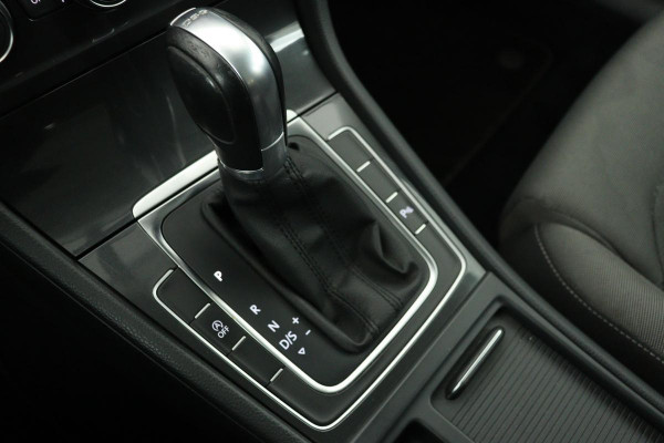 Volkswagen Golf 1.0 TSI Comfortline | Trekhaak | Stoelverwarming | Massage | Climate control | PDC | Cruise control